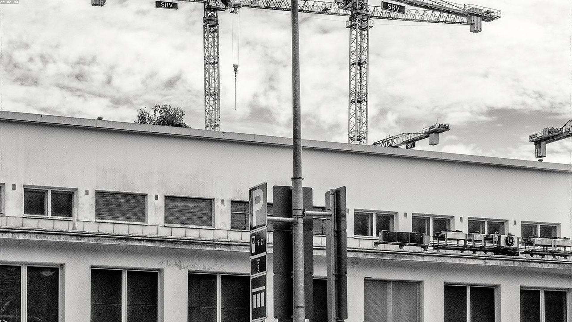 Banner kontak dan lokasi layanan